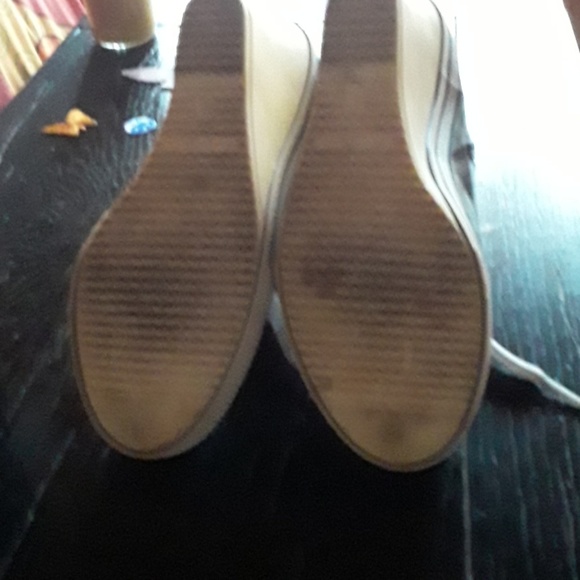 Shoes - Picture 4 of 4